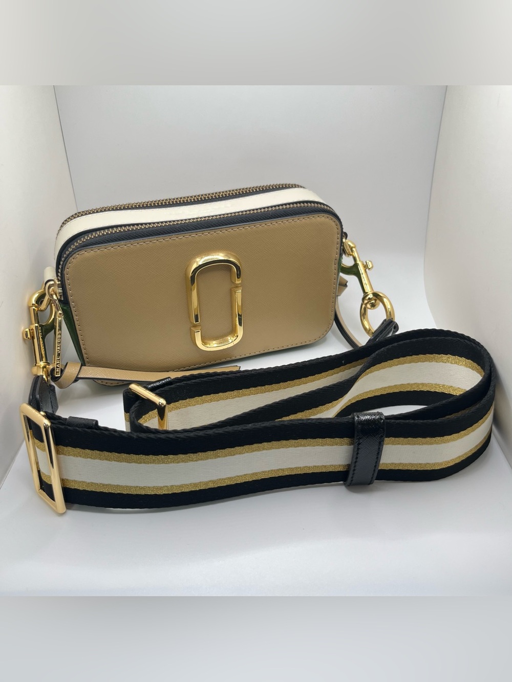 Marc Jacobs Leather see Snapshot Camera Crossbody Bag in Tan/Green